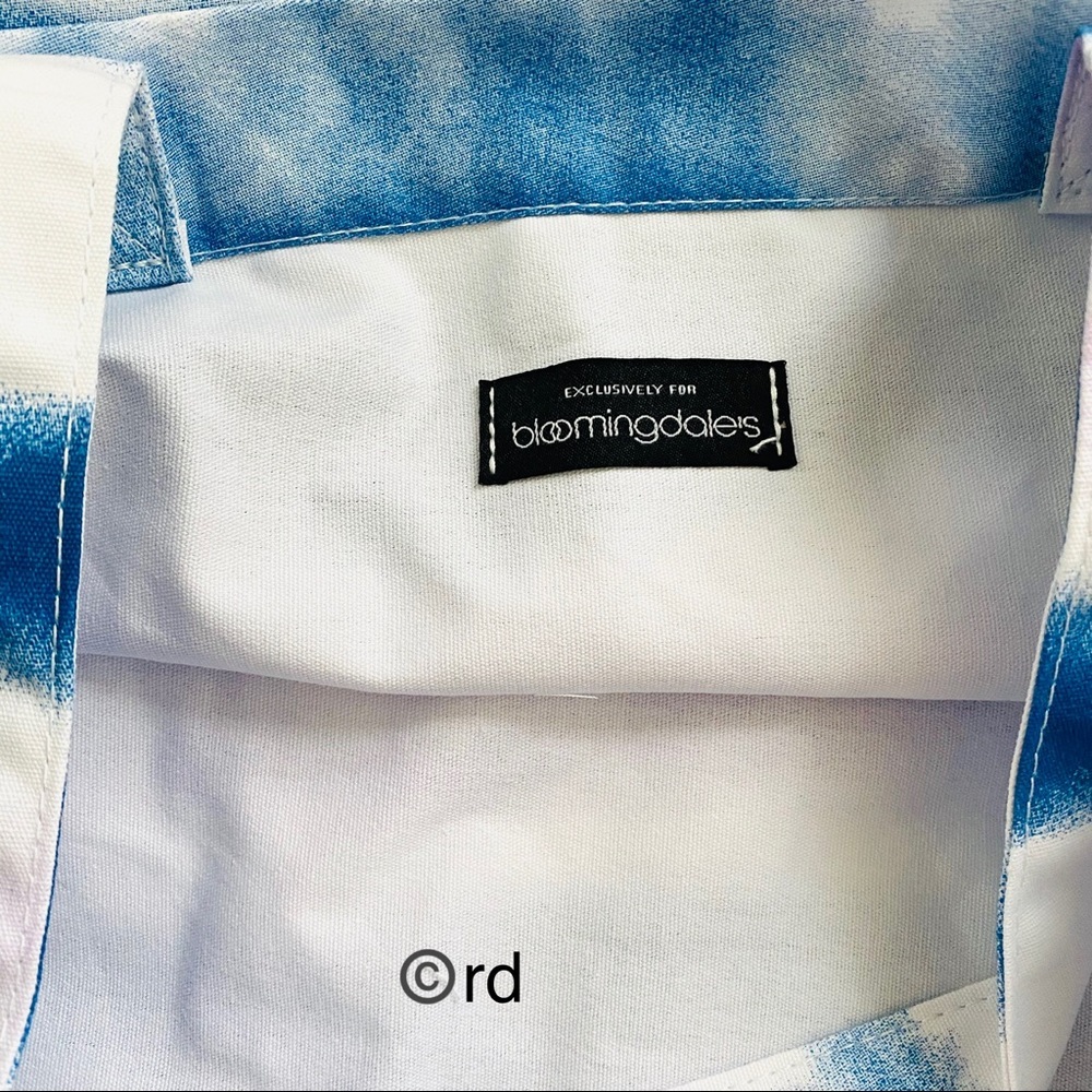 Bloomingdale's Canvas Tote Bag Blue Tie Dye - Picture 6 of 7